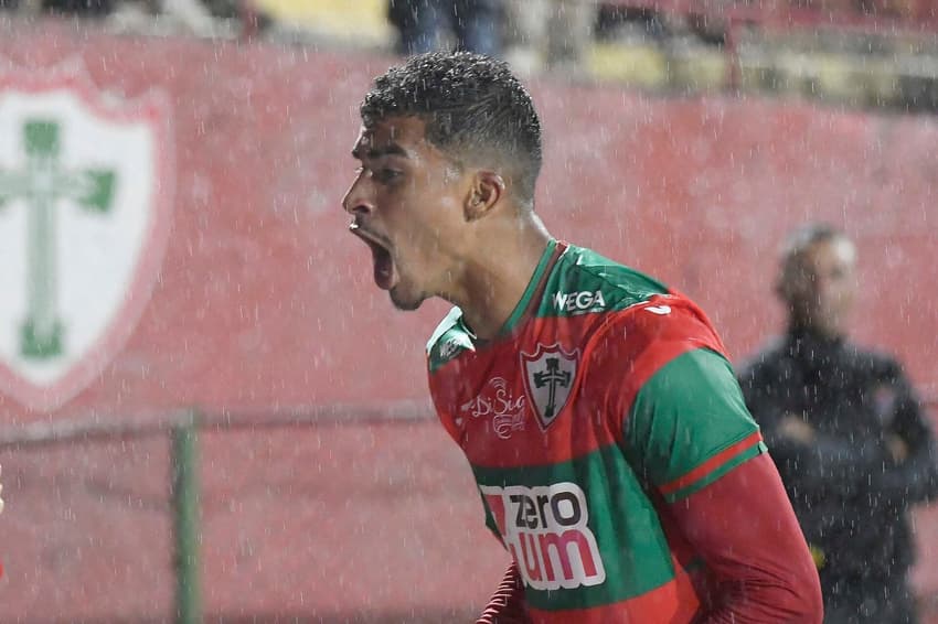 Renê está na mira do Corinthians (Foto: Divulgação/Portuguesa)