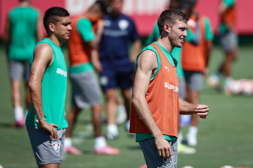 Julián Millán e Castillo no treino do Fluminense (Foto: Marcelo Gonçalves / Fluminense FC)
