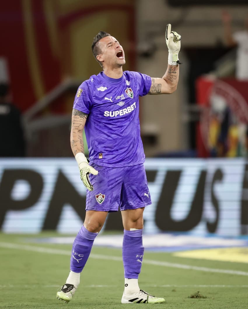 Fábio em ação em Fluminense x Flamengo (Foto: Marcelo Gonçalves/ Fluminense FC)