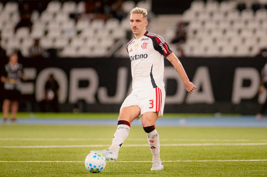 Léo Ortiz em Botafogo x Flamengo (Foto: Adriano Fontes/Flamengo)