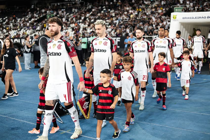 Léo Ortiz em Botafogo x Flamengo (Foto: Gilvan de Souza/Flamengo)