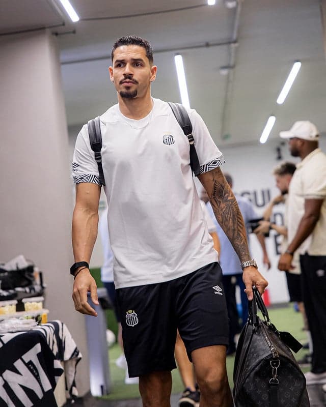 Lucas Veríssimo foi relacionado para o clássico entre Santos e Corinthians. (Foto: Raul Baretta/ Santos FC)