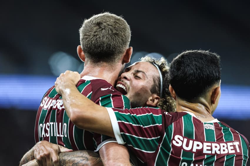Jogadores do Fluminense comemoram gol contra o Atlético-MG (Foto: Lucas Merçon/ Fluminense FC)