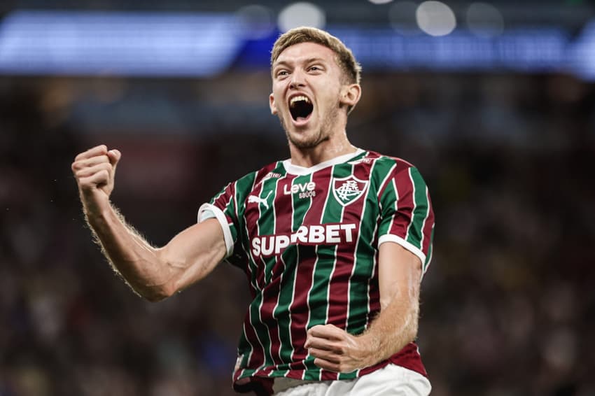 Castillo comemora o primeiro gol com a camisa do Fluminense no duelo contra o Atlético-MG (Foto: Lucas Merçon/ Fluminense FC)