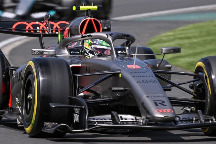 Gabriel Bortoleto no primeiro treino livre do GP da Austrália, etapa de estreia da F1 2026 (Foto: William West/ AFP)