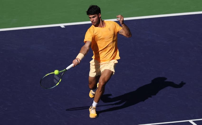 Carlos Alcaraz na vitória sobre o norueguês Casper Ruud em Indian Wells (Foto: Clive Brunskill/AFP )