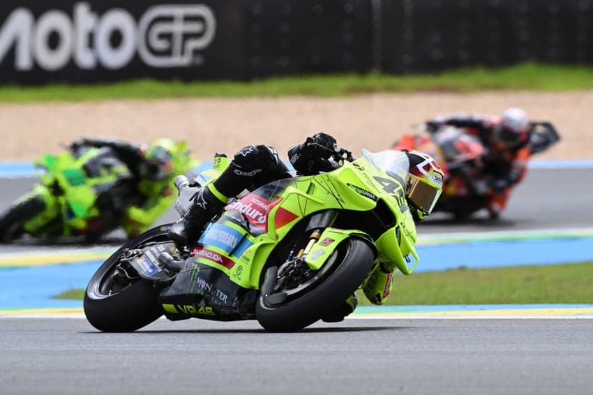 O italiano Fabio Di Giannantonio durante treino no GP Brasil de MotoGP (Foto: EVARISTO SA / AFP)