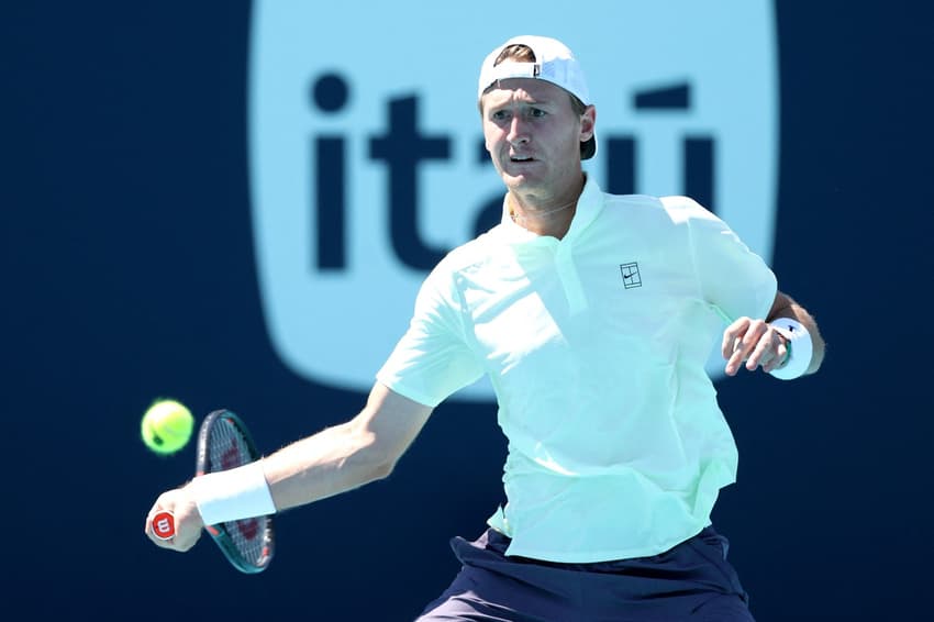 O americano Sebastian Korda na derrota para o espanhol Martin Landaluce em Miami (Foto: Matthew Stockman/AFP)