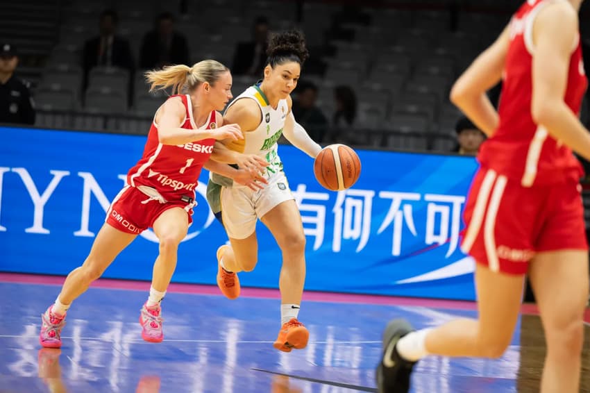 Brasil contra a República Tcheca no Pré Mundial (Foto: Fiba)