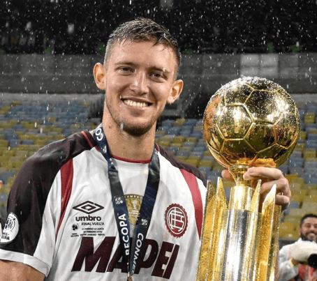 Reforço do Fluminense, Castillo comemora título da Recopa pelo Lanús contra o Flamengo (Foto: Divulgação)