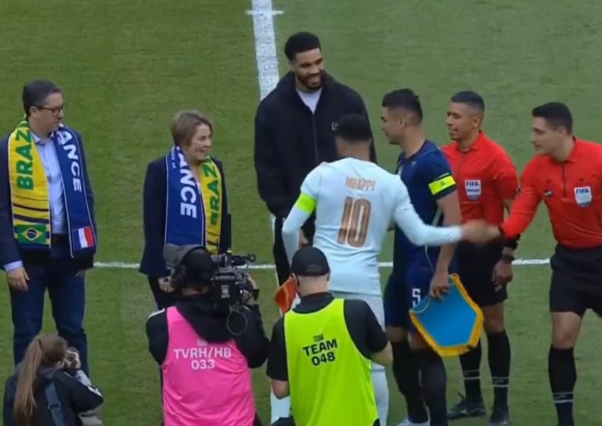 Jayson Tatum, astro da NBA, participou da abertura de Brasil x França (Foto: Reprodução)