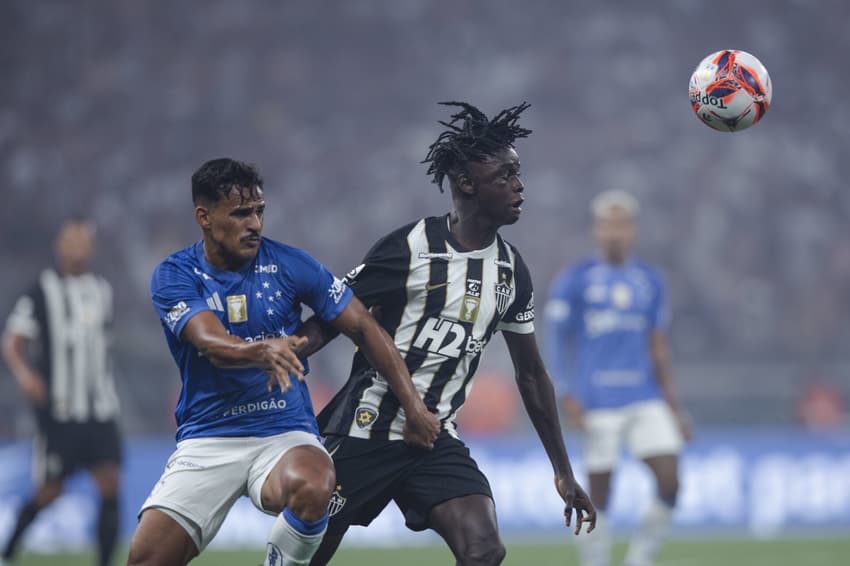 Cissé contra o Cruzeiro (Foto: Pedro Souza / Atlético)