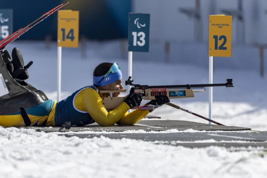Elena Sena no treino livre para os Jogos Paralímpicos de Milão-Cortina 2026 (Foto: Alessandra Cabral/CPB)