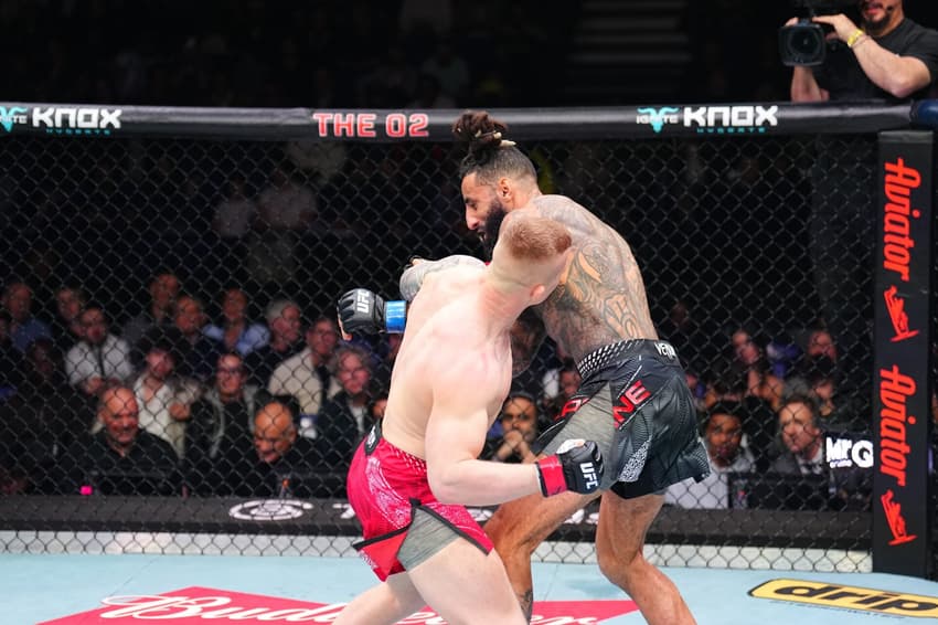 Polonês Iwo Baraniewski nocauteia o americano Austen Lane no UFC Londres (Divulgação)