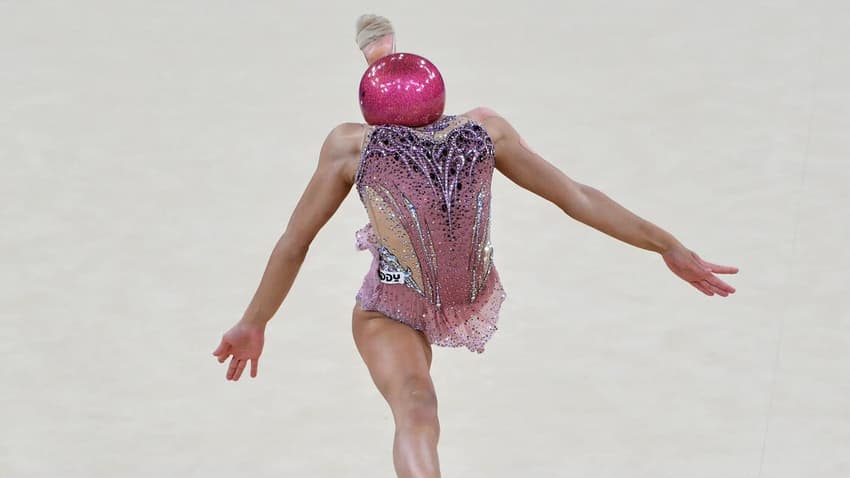 Sofia Raffaeli, a ginasta "sem cabeça", nos Jogos Olímpicos Paris 2024 (Foto: Naomi Baker/Getty Images)