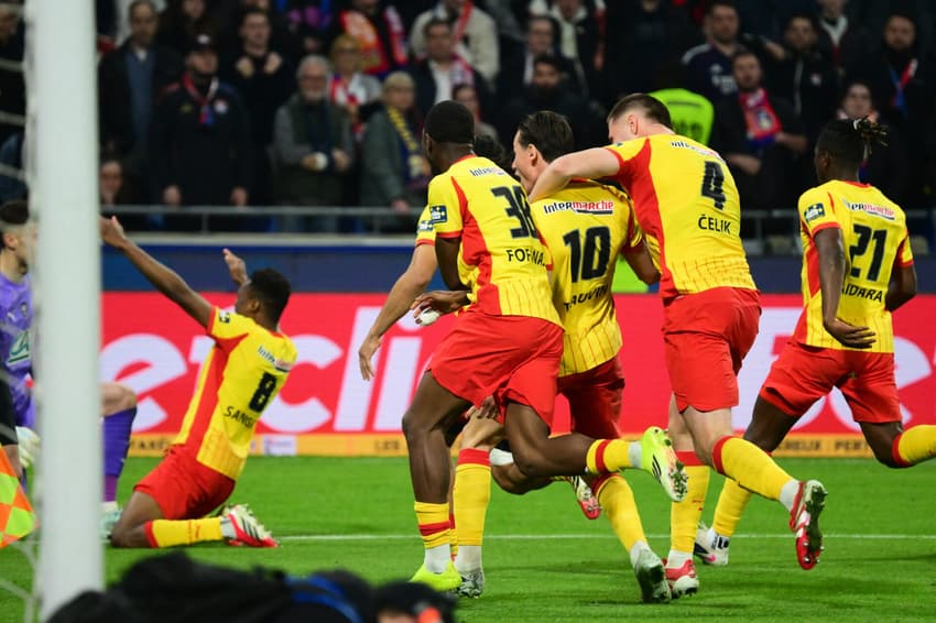 Lens eliminou o Lyon, de Endrick, na Copa da França (Foto: Olivier CHASSIGNOLE / AFP)