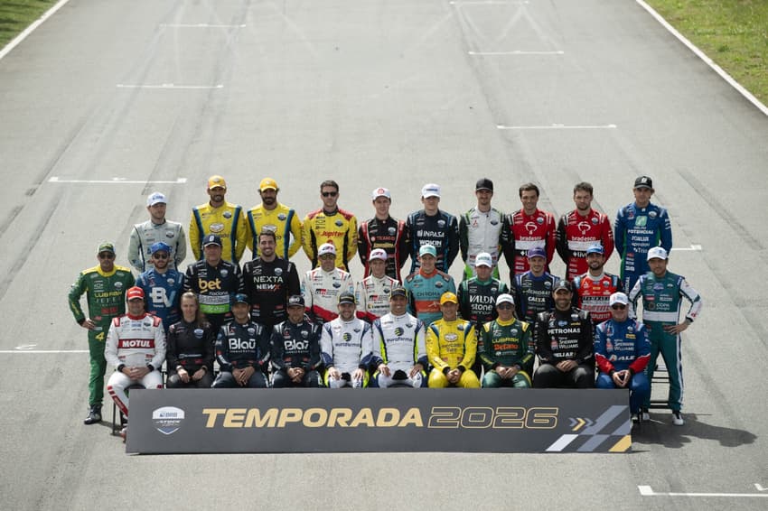 Todos os participantes da Stock Pro 2026 juntos na etapa de Curvelo (Foto: José Mário Dias/Mercado Livre Racing)