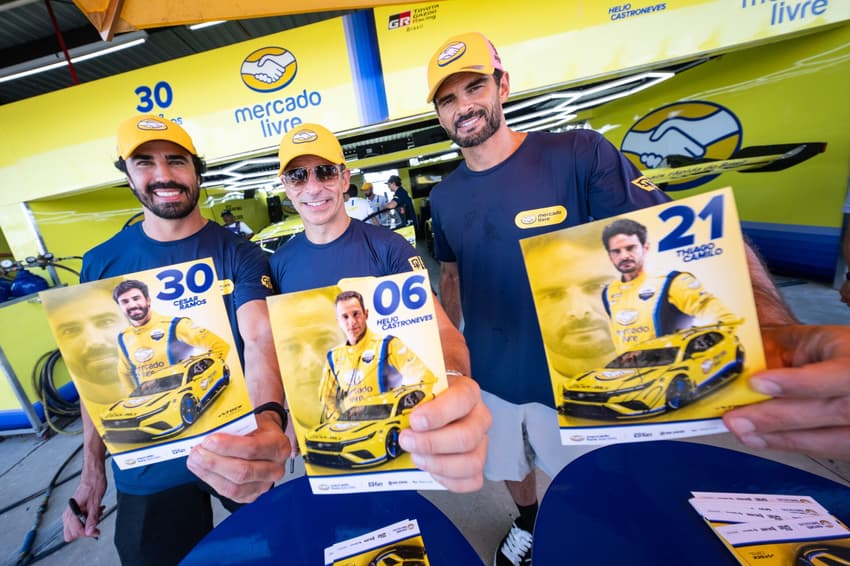 Cesar Ramos, Helio Castroneves e Thiago Camilo na abertura da Stock Pro 2026 , em Curvelo (Foto: José Mário Dias/Mercado Livre Racing)