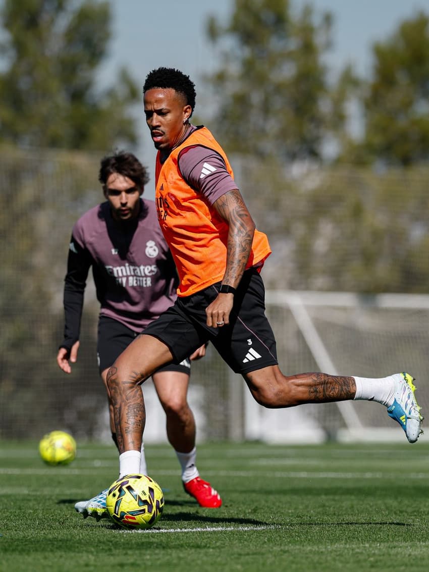 Militão em treinamento pelo Real Madrid (Foto: Reprodução/X)