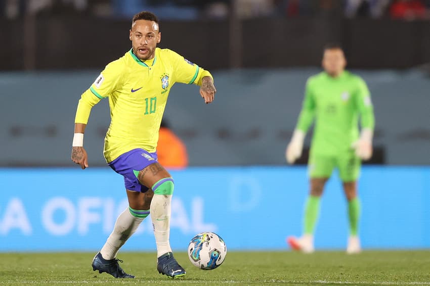 Neymar carrega o Brasil ao ataque em seu último jogo pela Seleção (Foto: Vitor Silva / CBF)