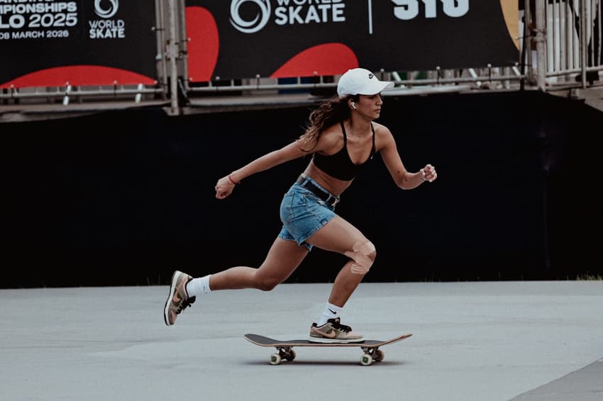 Rayssa Leal durante bateria das quartas de final no Mundial de Skate