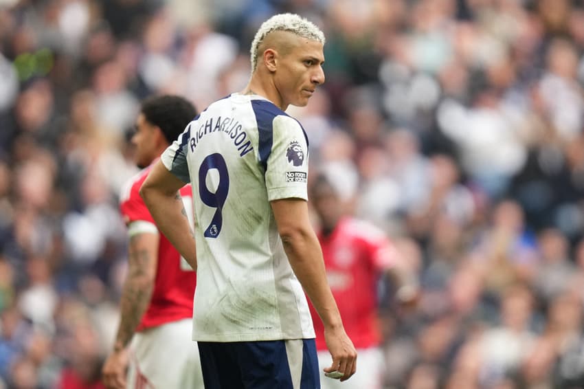 Richarlison lamenta derrota do Tottenham para o Nottingham Forest, na Premier League