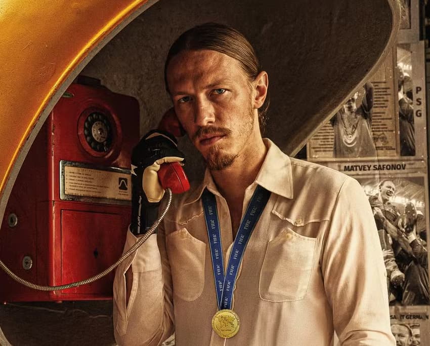 Safanov em provocação do PSG ao Flamengo (Foto: Reprodução)