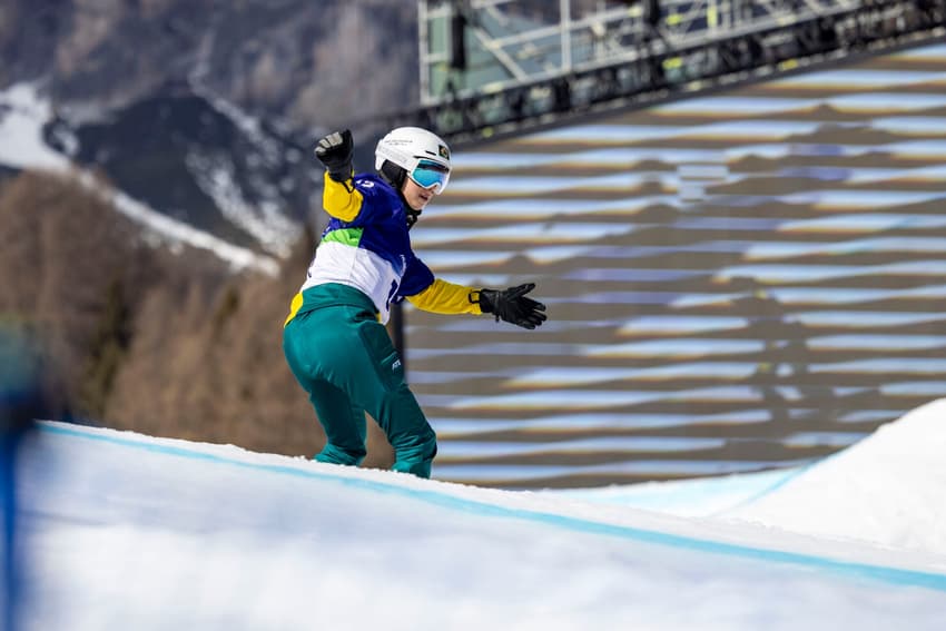 Aos 20 anos, Vitória Machado se tornou a primeira brasileira a disputar uma prova de snowboard nas Paralimpíadas de Inverno (Foto: Alessandra Cabral/CPB)
