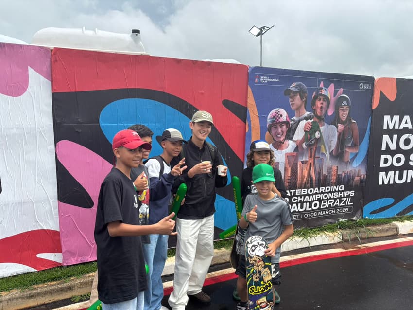 Sora Shirai fazendo a alegria da galera (Foto: Beatriz Pinheiro/ Lance!)