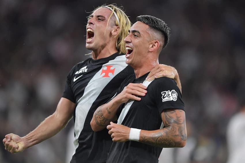 Vasco soma três pontos após uma virada gigante contra Fluminense (Foto: Thiago Ribeiro/AGIF/Gazeta Press)