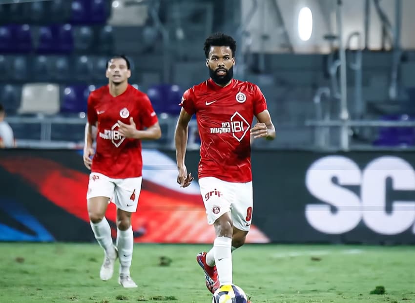 Falcão em ação pelo Hapoel Tel Aviv (Foto: Divulgação)