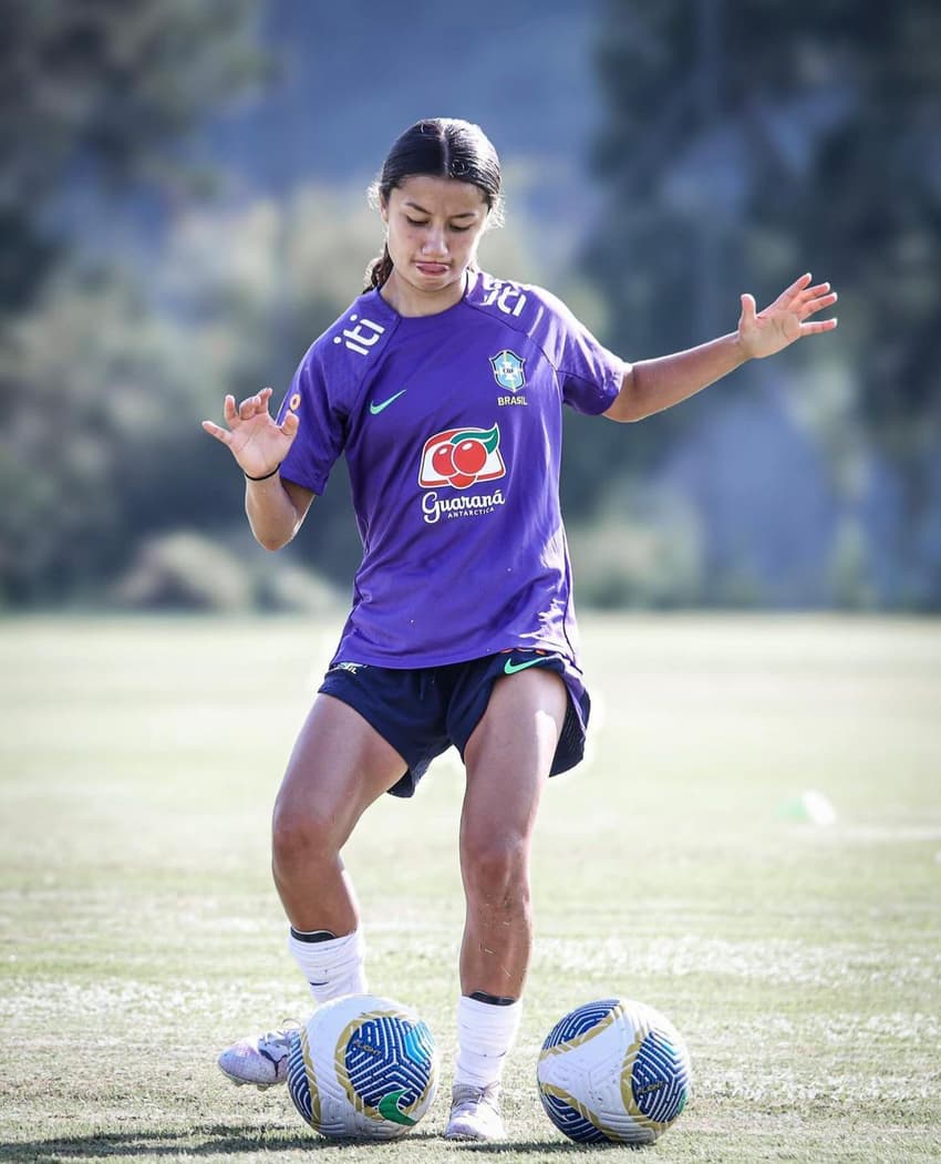 Alana Yasuda na Seleção Brasileira. 
