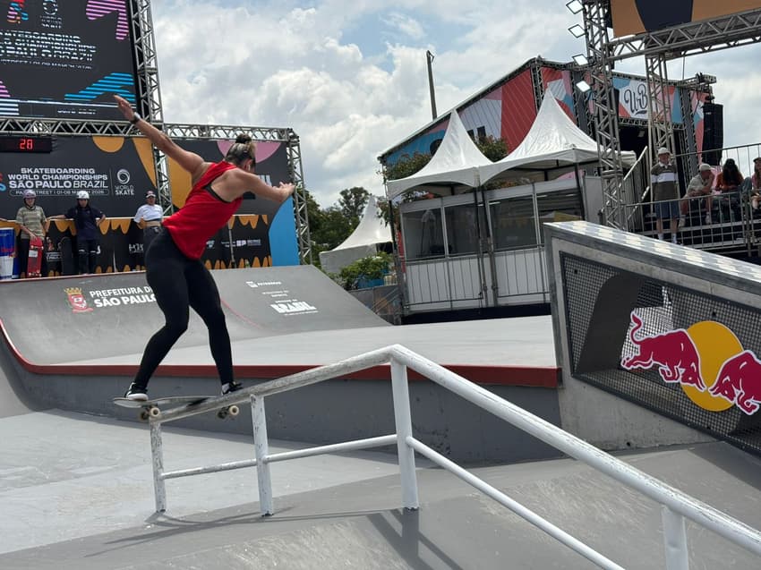 Gabi Mazetto faz volta boa nas quartas do Mundial de Skate (Foto: Beatriz Pinheiro/Lance!)