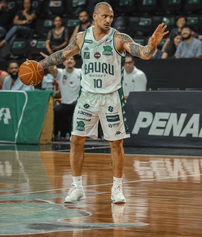 Alex Garcia defende o Bauru Basket no NBB (Foto: Reprodução Instagram)