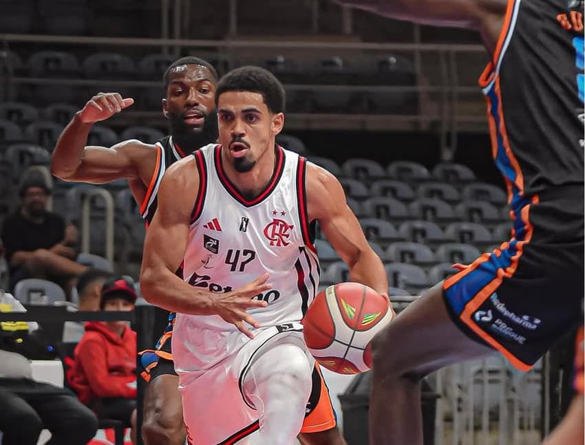 Alexey pelo Flamengo no NBB (Foto: Reprodução Instagram)