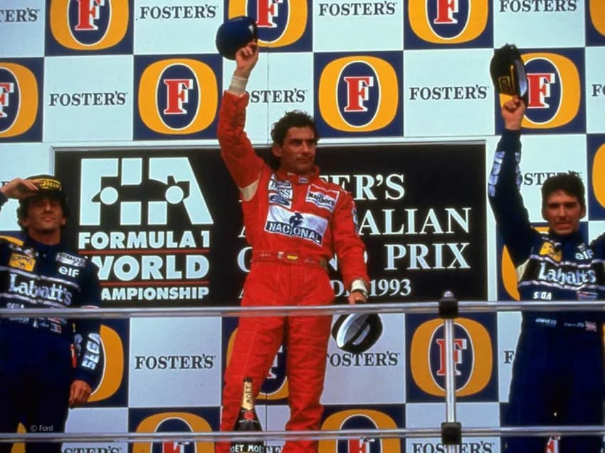 Pódio do GP da Austrália, em 1993, com Alain Prost, Ayrton Senna e Damon Hill (Foto: Reprodução)