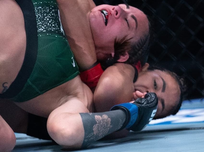 Bia Mesquita em vitória no UFC Vegas 114 (Foto: Reprodução/UFC Brasil)