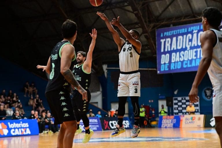 Rio Claro vence Botafogo no NBB (Foto: Divulgação NBB)