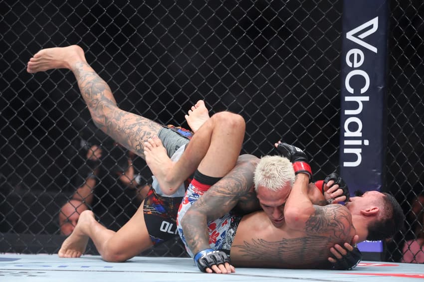 Charles do Bronx derrota Max Holloway no UFC 326 (Foto: Sean M. Haffey / GETTY IMAGES NORTH AMERICA / Getty Images via AFP)