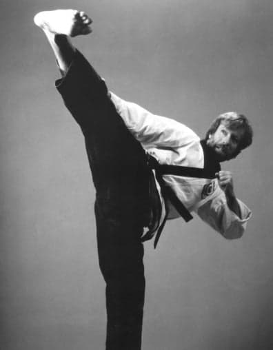 Morto nesta quinta-feira (19), Chuck Norris era especialista em artes marciais