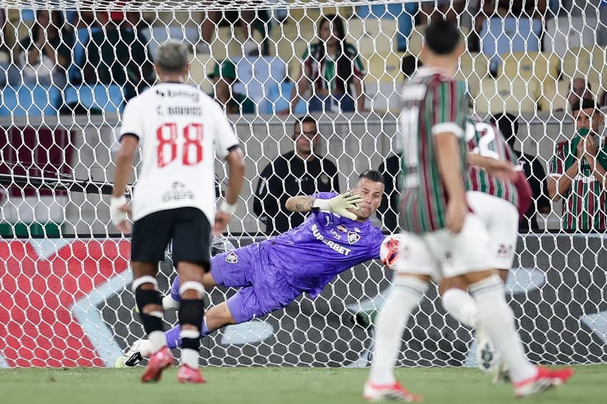 Fábio defendeu pênalti cobrado por Brenner na semifinal entre Fluminense e Vasco, pelo Carioca (foto: Marcelo Gonçalves/FFC)