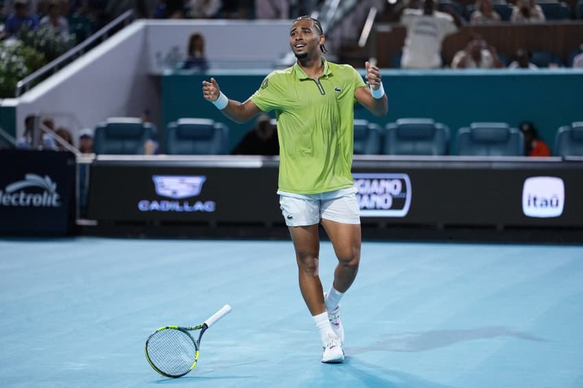 Arthur Fils após vitória épica no Miami Open (Foto: Rich Storry / GETTY IMAGES NORTH AMERICA / Getty Images via AFP)