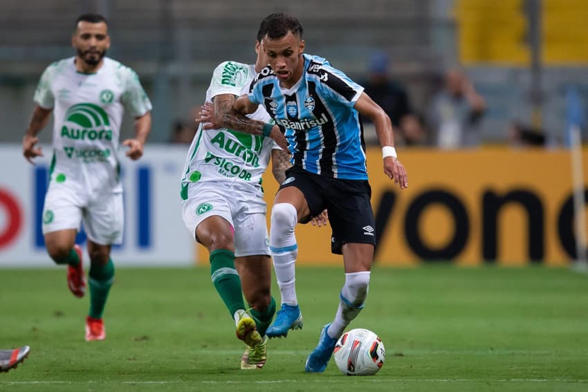 Jogos de hoje: Bitello durante Grêmio e Chapecoense, na Arena do Grêmio, pelo Campeonato Brasileiro da Série B de 2022 (Foto: Richard Ducker/Framephoto)