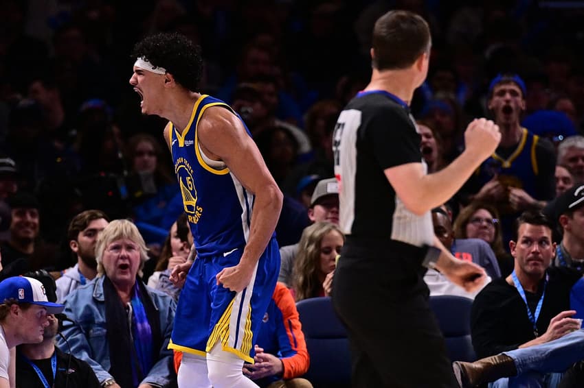 Gui Santos, do Golden State Warriors celebra ponto contra o Oklahoma City Thunder na NBA (Foto:  Joshua Gateley / GETTY IMAGES NORTH AMERICA / Getty Images via AFP)