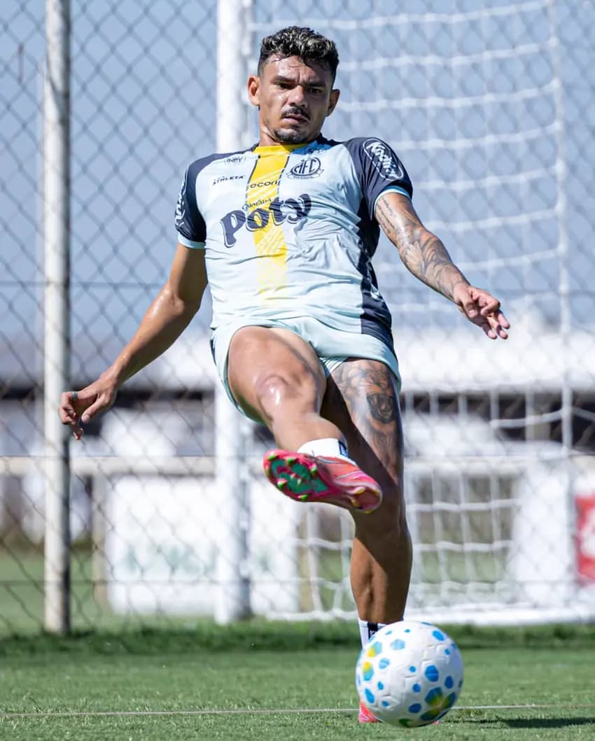 Tiquinho Soares, ídolo do Botafogo, pode fazer sua estreia pelo Mirassol neste final de semana (Foto: Pedro Zacchi / Mirassol FC)