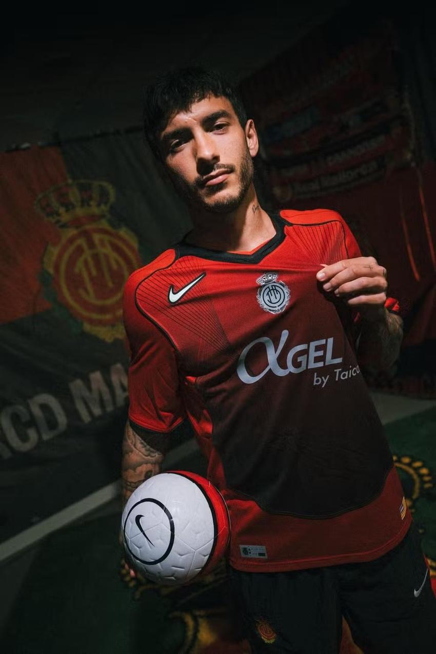 La Liga realiza rodada com camisas retrô