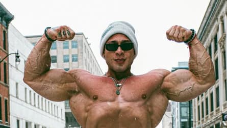 Ramon Dino desafia o inverno americano (Reprodução)