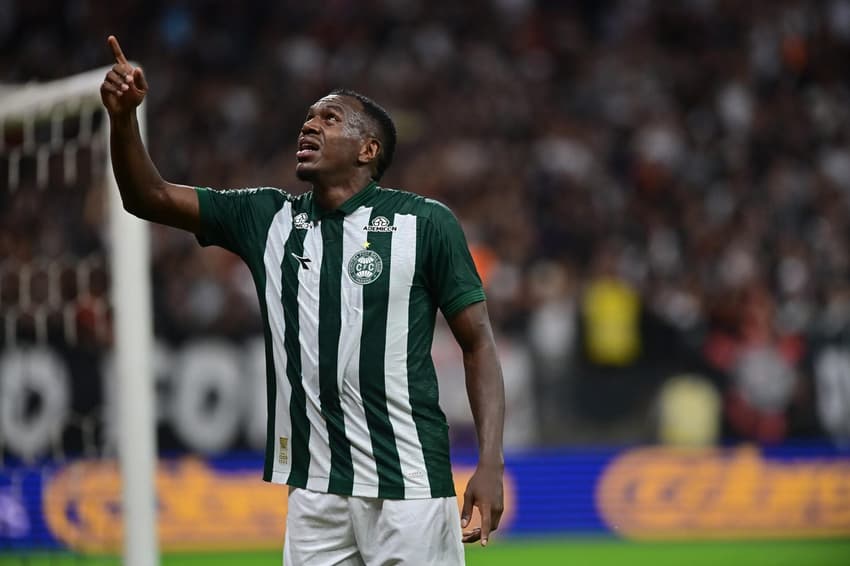 Coritiba venceu o Corinthians na Neo Química Arena pelo Brasileirão (Foto: Eduardo Carmim/Photo Premium/Gazeta Press)