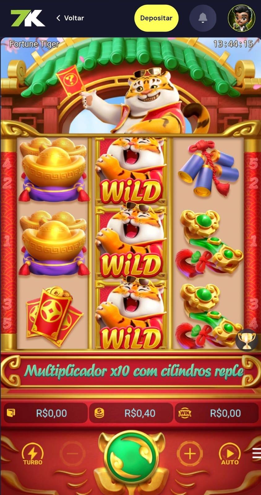 Captura de tela jogando Fortune Tiger na Bet7k exibindo os botões de apostas e resultados de um giro.