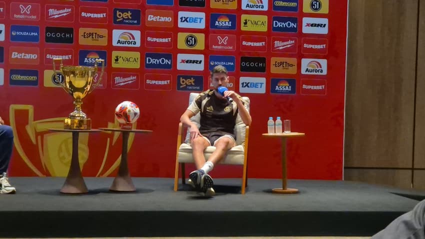 Jorginho, do Flamengo, em evento da final do Campeonato Carioca (Foto: Lance!)